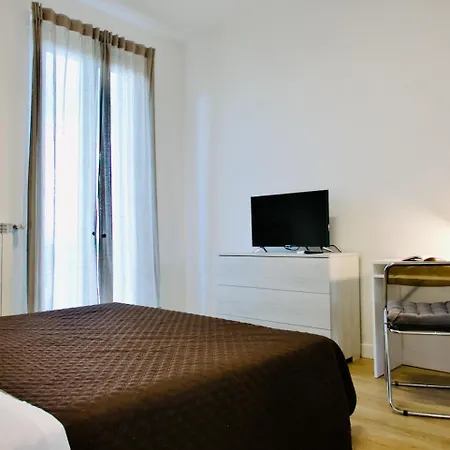 Appartement Lia's Modern Flat 2 Bedroom W Balcony