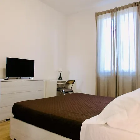 Apartman Lia's Modern Flat 2 Bedroom W Balcony *